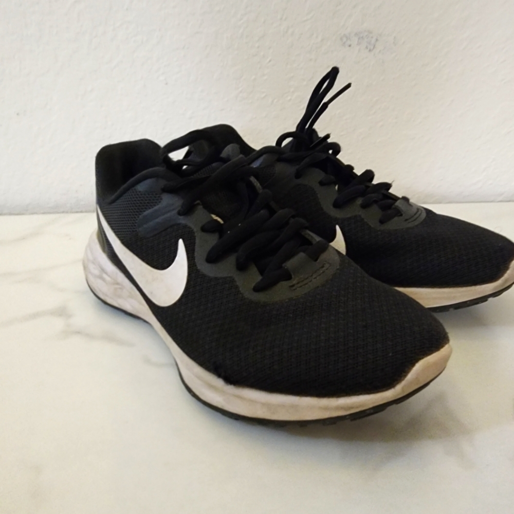 NIKE Running Sneakers WOMENS 6